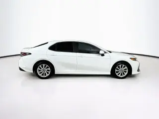 Toyota Camry 2023 LE 4dr Sedán