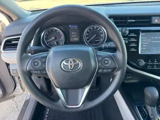 Toyota Camry 2018 LE 4dr Sedán