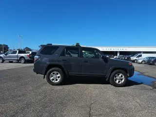 Toyota 4Runner 2024 4x2 SR5 4dr SUV