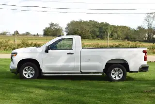 Chevrolet Silverado 1500 2025 4x2 Work Truck 2dr Cab regular 8 ft. LB