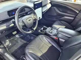 Ford Mustang Mach-E 2023 Premium 4dr SUV