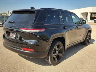 Jeep Grand Cherokee 2024 4x4 Laredo 4dr SUV