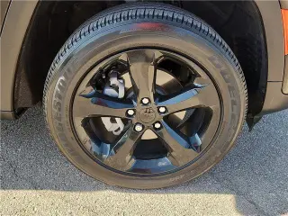 Jeep Grand Cherokee 2024 4x4 Laredo 4dr SUV