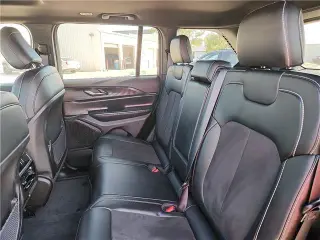 Jeep Grand Cherokee 2024 4x4 Laredo 4dr SUV
