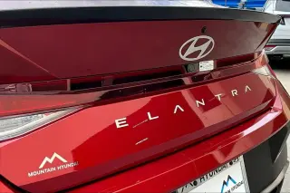 Hyundai ELANTRA 2025 SEL Sport 4dr Sedán