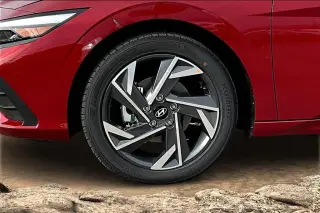 Hyundai ELANTRA 2025 SEL Sport 4dr Sedán