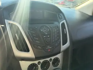 Ford Focus 2013 SE 4dr Sedán