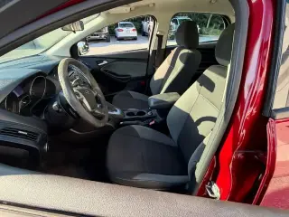 Ford Focus 2013 SE 4dr Sedán