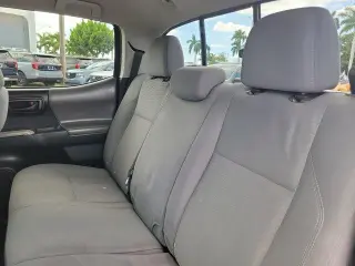 Toyota Tacoma 2018 4x2 SR5 4puertas Double Cab 5.0 ft SB