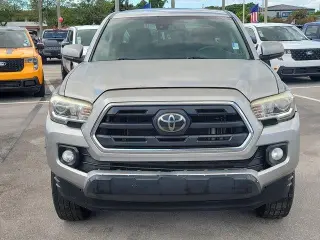Toyota Tacoma 2018 4x2 SR5 4puertas Double Cab 5.0 ft SB