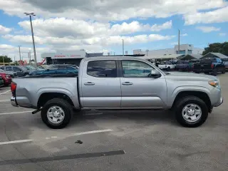 Toyota Tacoma 2018 4x2 SR5 4puertas Double Cab 5.0 ft SB