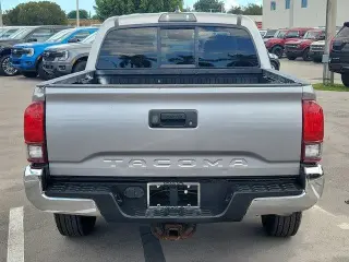 Toyota Tacoma 2018 4x2 SR5 4puertas Double Cab 5.0 ft SB