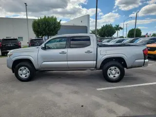 Toyota Tacoma 2018 4x2 SR5 4puertas Double Cab 5.0 ft SB