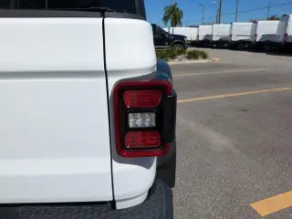 Jeep Gladiator 2024 4x4 Mojave 4dr Crew Cab 5.0 ft. SB