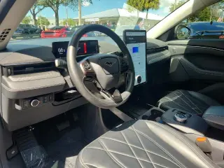 Ford Mustang Mach-E 2024 Select 4dr SUV