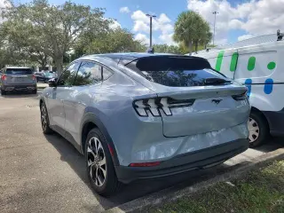 Ford Mustang Mach-E 2024 Select 4dr SUV
