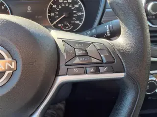 Nissan Altima 2025 2.5 SV 4dr Sedán