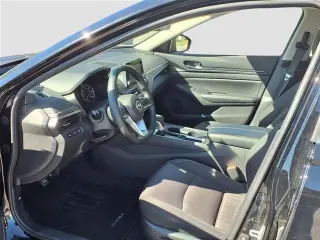 Nissan Altima 2025 2.5 SV 4dr Sedán