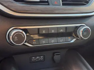 Nissan Altima 2025 2.5 SV 4dr Sedán