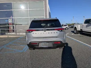 Nissan Pathfinder 2024 SV 4dr SUV