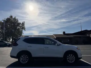 Nissan Rogue del 2020