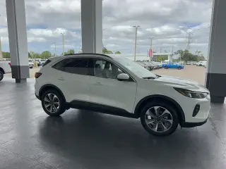 Ford Escape 2024 Tracción Total (AWD) Platinum SUV de 4 puertas