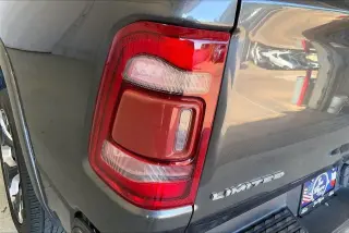Camioneta Ram 1500 2019 4x4 Limited de 4 puertas, cabina doble y caja corta de 5.6 pies