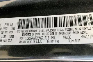 Camioneta Ram 1500 2019 4x4 Limited de 4 puertas, cabina doble y caja corta de 5.6 pies