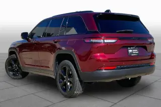 Jeep Grand Cherokee 2023 4x2 Laredo SUV de 4 puertas