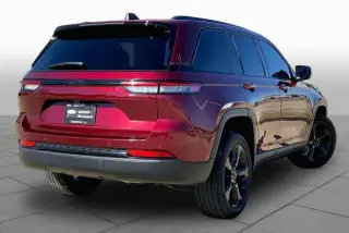 Jeep Grand Cherokee 2023 4x2 Laredo SUV de 4 puertas