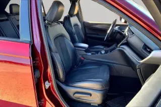 Jeep Grand Cherokee 2023 4x2 Laredo SUV de 4 puertas