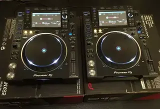 Pioneer CDJ 3000 / DJM 900