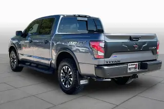 Nissan Titan 2021 4x4 PRO-4X 4 puertas Cabina Doble Caja Corta de 5.6 pies