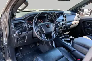 Nissan Titan 2021 4x4 PRO-4X 4 puertas Cabina Doble Caja Corta de 5.6 pies
