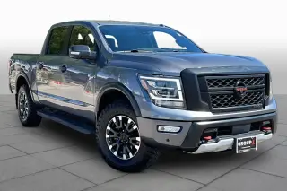 Nissan Titan 2021 4x4 PRO-4X 4 puertas Cabina Doble Caja Corta de 5.6 pies