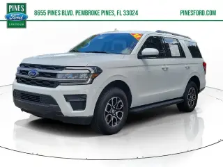 Ford Expedition 2023 4x2 XLT SUV de 4 puertas