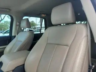Ford Expedition 2023 4x2 XLT SUV de 4 puertas