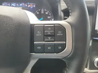 Ford Expedition 2023 4x2 XLT SUV de 4 puertas