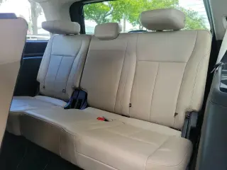 Ford Expedition 2023 4x2 XLT SUV de 4 puertas