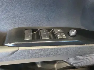Toyota Camry 2025 SE Sedán 4p