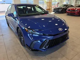 Toyota Camry 2025 SE Sedán 4p