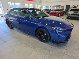 Toyota Camry 2025 SE Sedán 4p