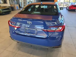 Toyota Camry 2025 SE Sedán 4p