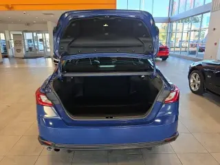 Toyota Camry 2025 SE Sedán 4p