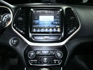 Jeep Cherokee 2016 4x4 Latitude SUV de 4 puertas
