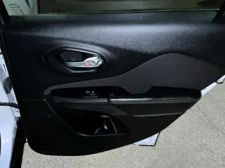 Jeep Cherokee 2016 4x4 Latitude SUV de 4 puertas