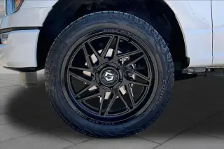 Ford F-150 2022 4x2 XL 4dr SuperCrew 5.5 pies SB