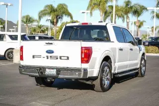 Ford F-150 2022 4x2 XLT 4 puertas SuperCrew 5.5 pies SB
