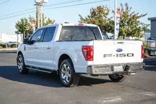 Ford F-150 2022 4x2 XLT 4 puertas SuperCrew 5.5 pies SB
