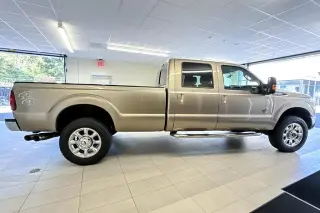 Ford F-350 Super Duty 2014 4x4 Lariat de 4 puertas, cabina doble, caja corta de 6.8 pies, rueda sencilla (SRW)